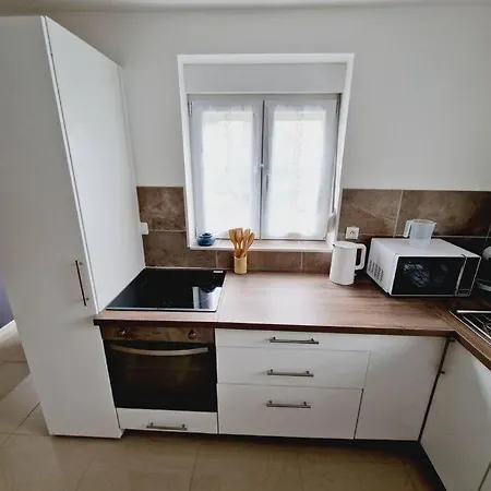 Maison Toute Equipee Avec Jardin Maing Exterior photo